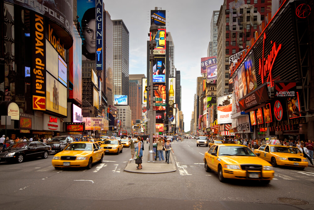 Такси в Нью-Йорке (ширина: 4000 мм, высота: 2800 мм, количество полос: 4)